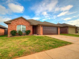 609 SW 38th Pl, Moore, OK 73160