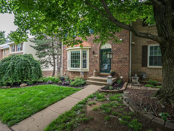2nd image of 7511 Amesbury Ct