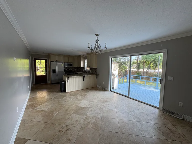 1617 Pierce Avenue Ext — Photo 3