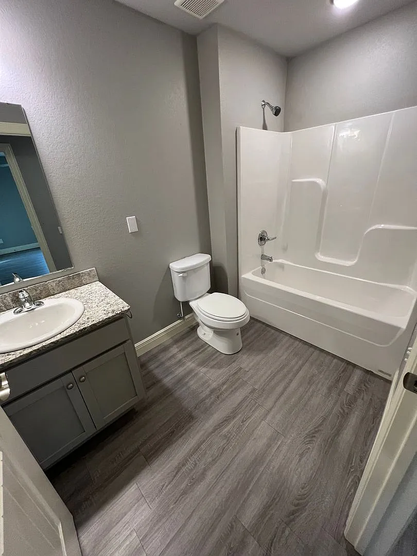 9009-9011 Sandra Way — Photo 3