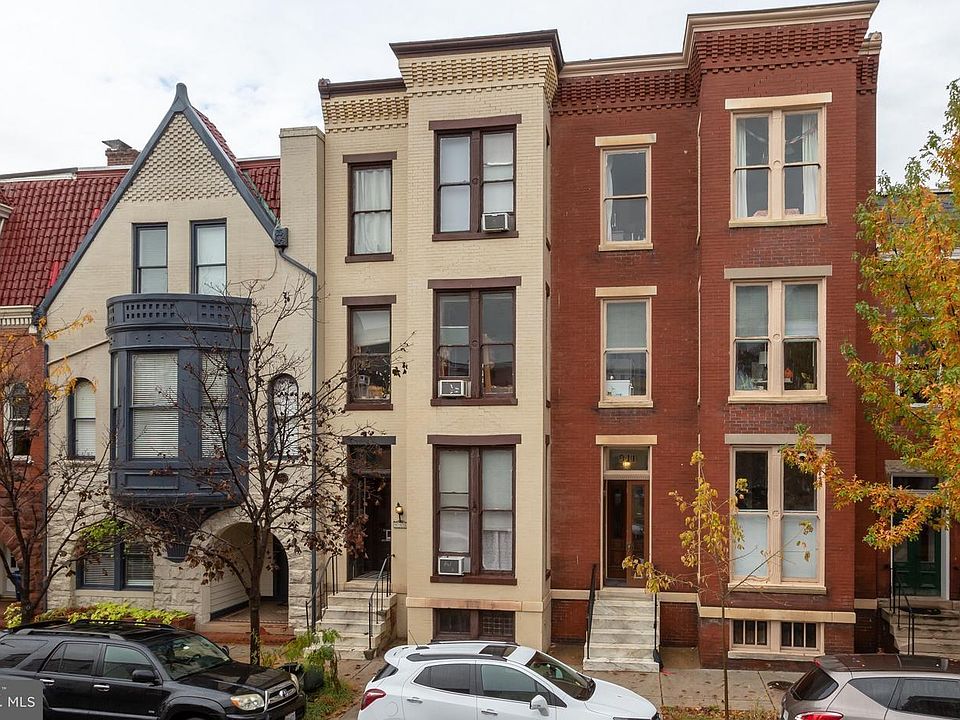 1st image of 913 Prince St