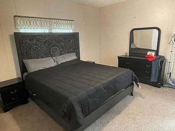 4th image of 118 Todd Ln