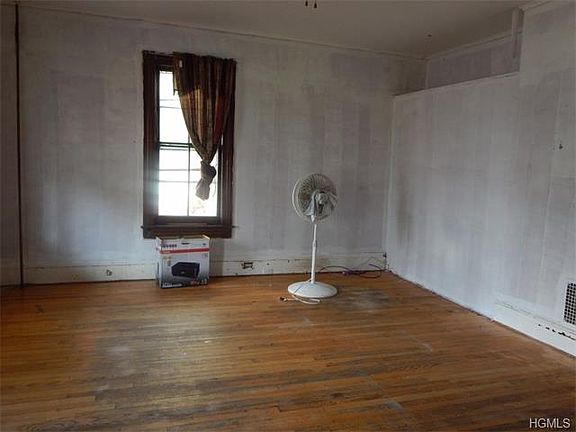3rd image of 204 Linden Ave