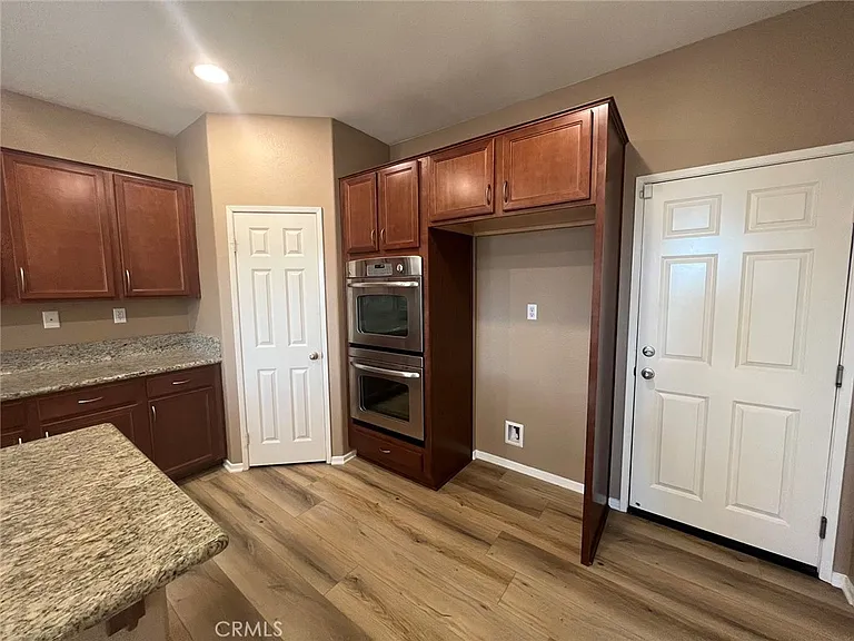 40485 Amesbury Ln — Photo 6