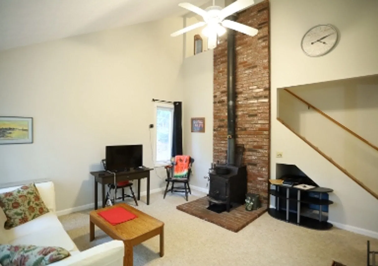 Furnished 2-Bedroom White Mtns Condo Near Lincoln & Ski Areas - $2100/mo Heat & Internet Included... — Photo 2
