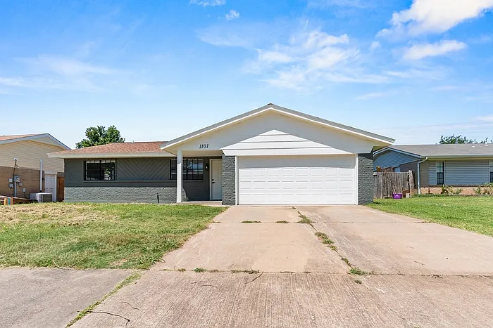 1101 S Bouziden Dr — Photo 1