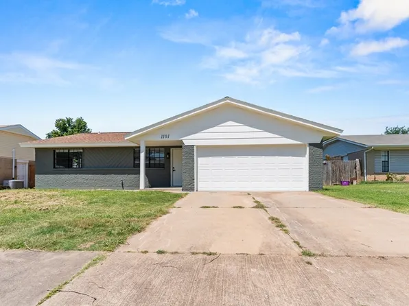 1101 S Bouziden Dr, Moore, OK 73160