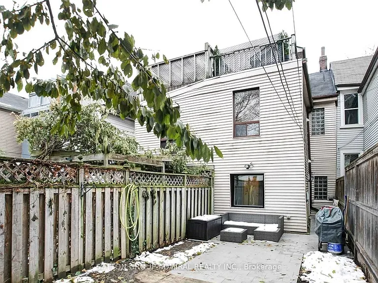 177 Logan Ave #MAIN FLOOR — Photo 9