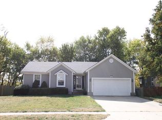 21171 W 227th St, Spring Hill, KS 66083