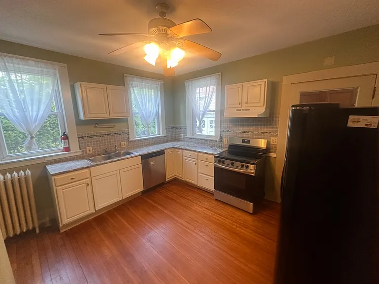 152 Sumner Ave #150 — Photo 16