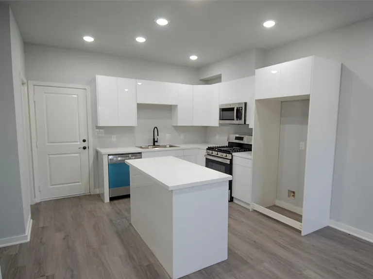2832 Mansfield St — Photo 8
