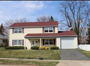 21 Hopewell Ln, Willingboro, NJ 08046
