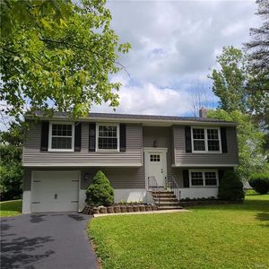 8379 Redwing Dr, Liverpool, NY, 13090