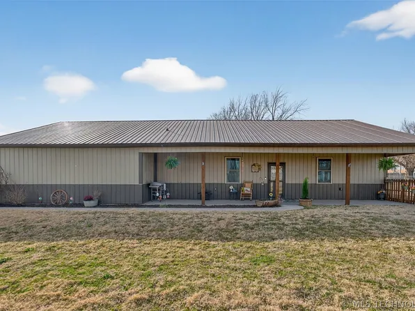 315 S Maple St, Oologah, OK 74053