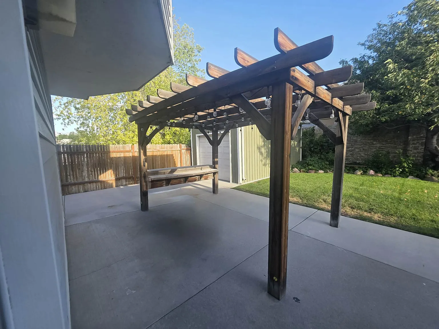5 bed, 2084 sqft, $3,500 — Photo 2