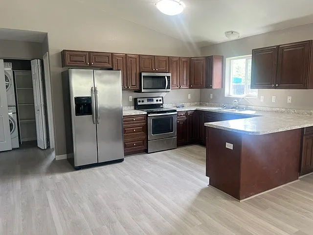 8176 E Turner Rd — Photo 2