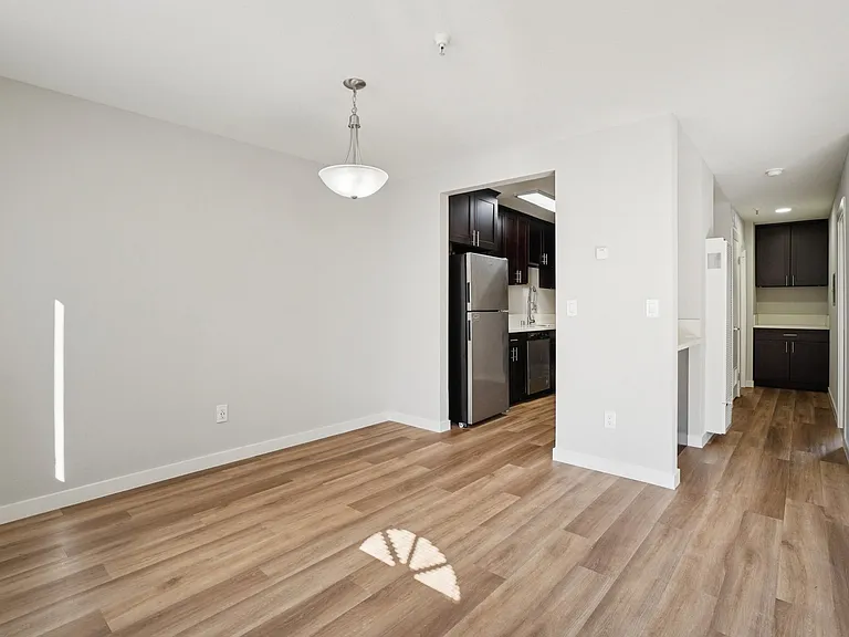Chadron Apts — Photo 31
