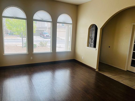 2nd image of 3115 Amistoso St