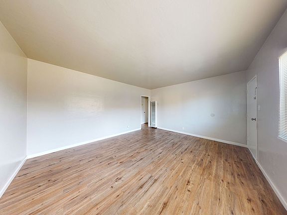 3rd image of 22815 Grand St APT 17