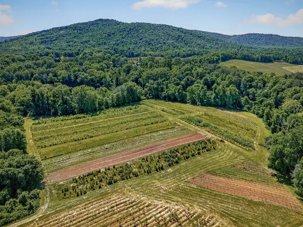 3 Hills Creek Rd, McMinnville, TN 37110