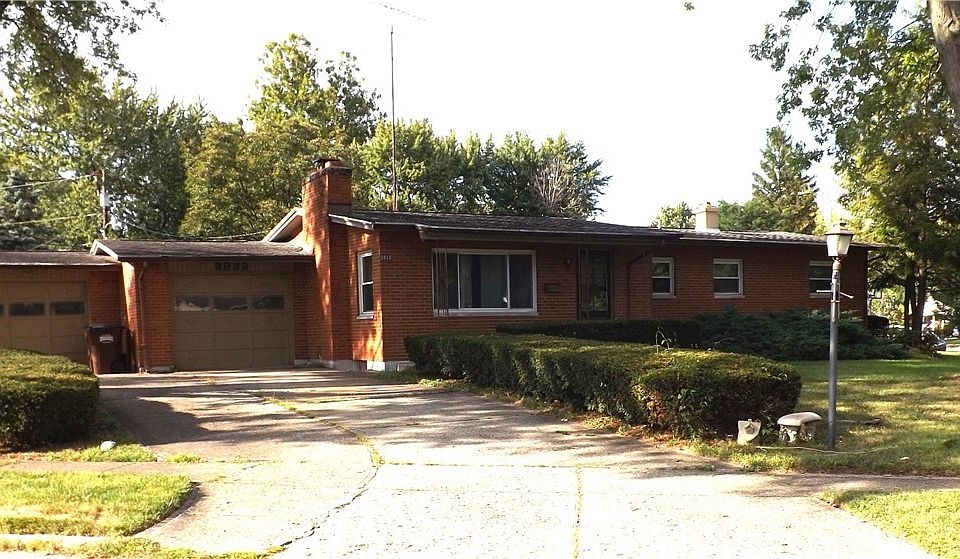 1st image of 3933 Robertann Dr