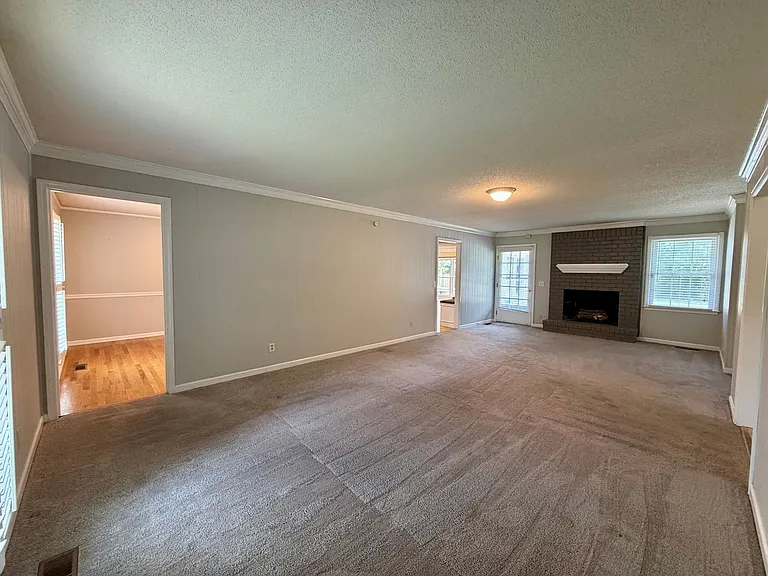 2303 Gingko Dr — Photo 2