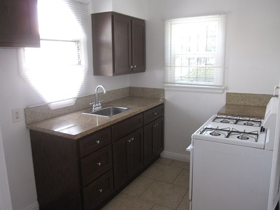 4th image of 637 S Dunsmuir Ave APT 1
