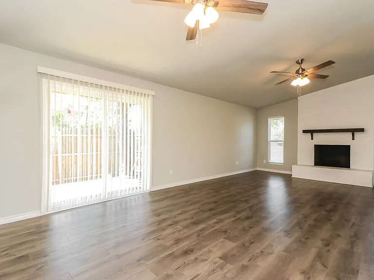 3300 Chalmette Ct — Photo 6
