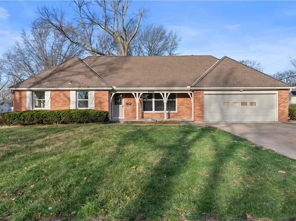 5702 Halsey St, Shawnee, KS 66216