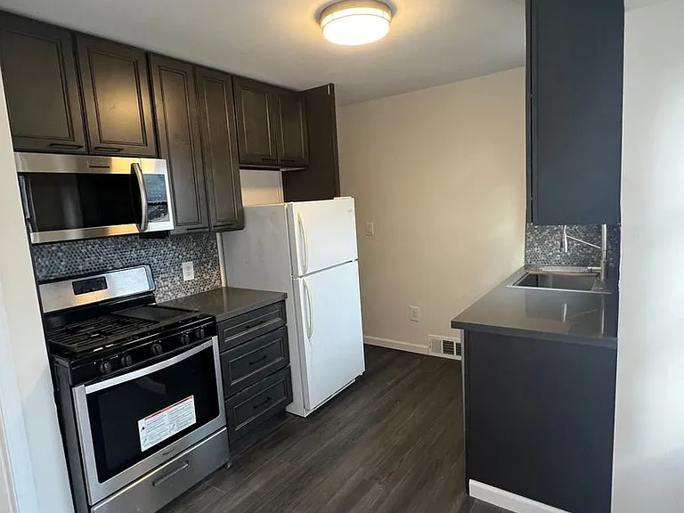 2816 N Main St — Photo 5