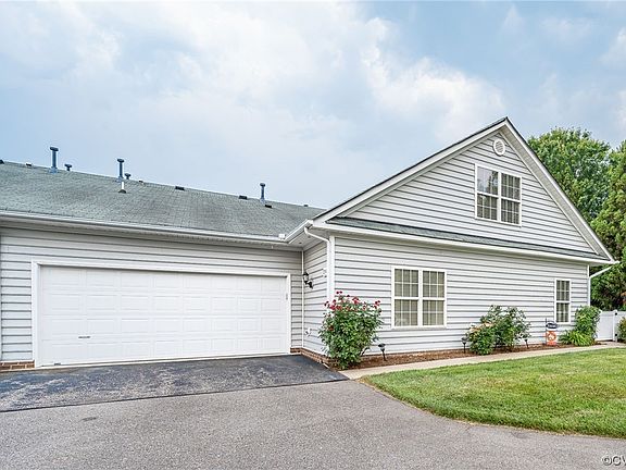 3rd image of 2514 Wanstead Ct