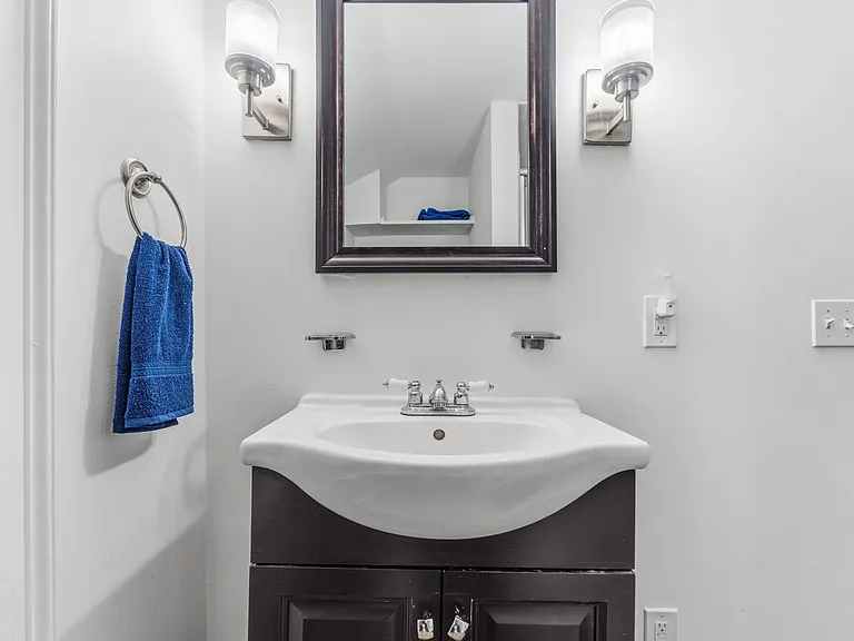 17 N Pleasant St #1 — Photo 13