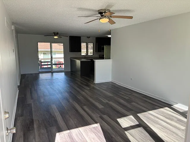 2 bed, 1200 sqft, $1,700 — Photo 4