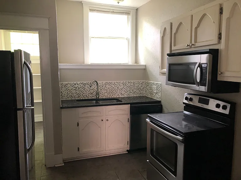 4051 Warwick Blvd #101 — Photo 3