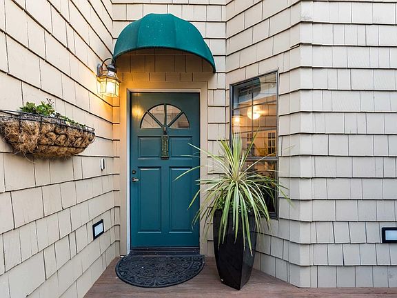 4th image of 437 College Ave