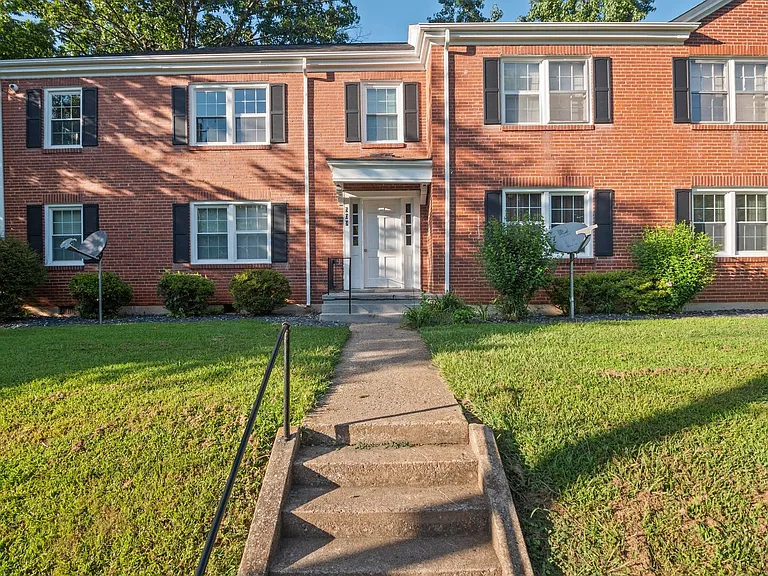 2 bed/1 bath at Monroe St. Apartments in Martinsville, VA! — Photo 11