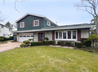 937 Quince Ct, Mount Prospect, IL 60056