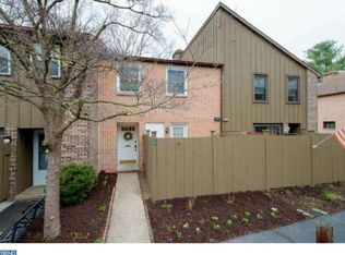 6 Club Ln, Reading, PA 19607