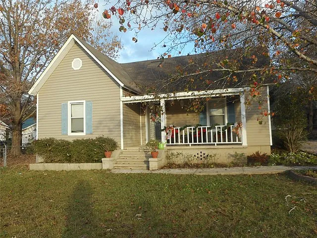 109 Morgan St photo 1