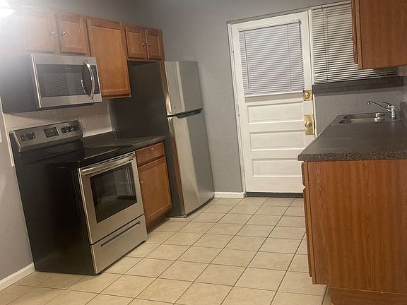 4th image of 3815-3819 Wilmington Ave #3815-2S