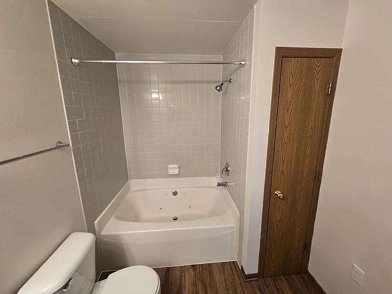 1001 Rockefeller Ln #2 — Photo 25