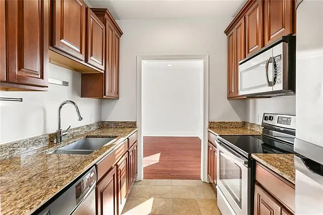 838 Hidalgo St — Photo 6