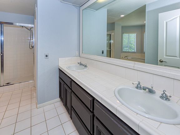 4th image of 10260 Laurelwood Ln