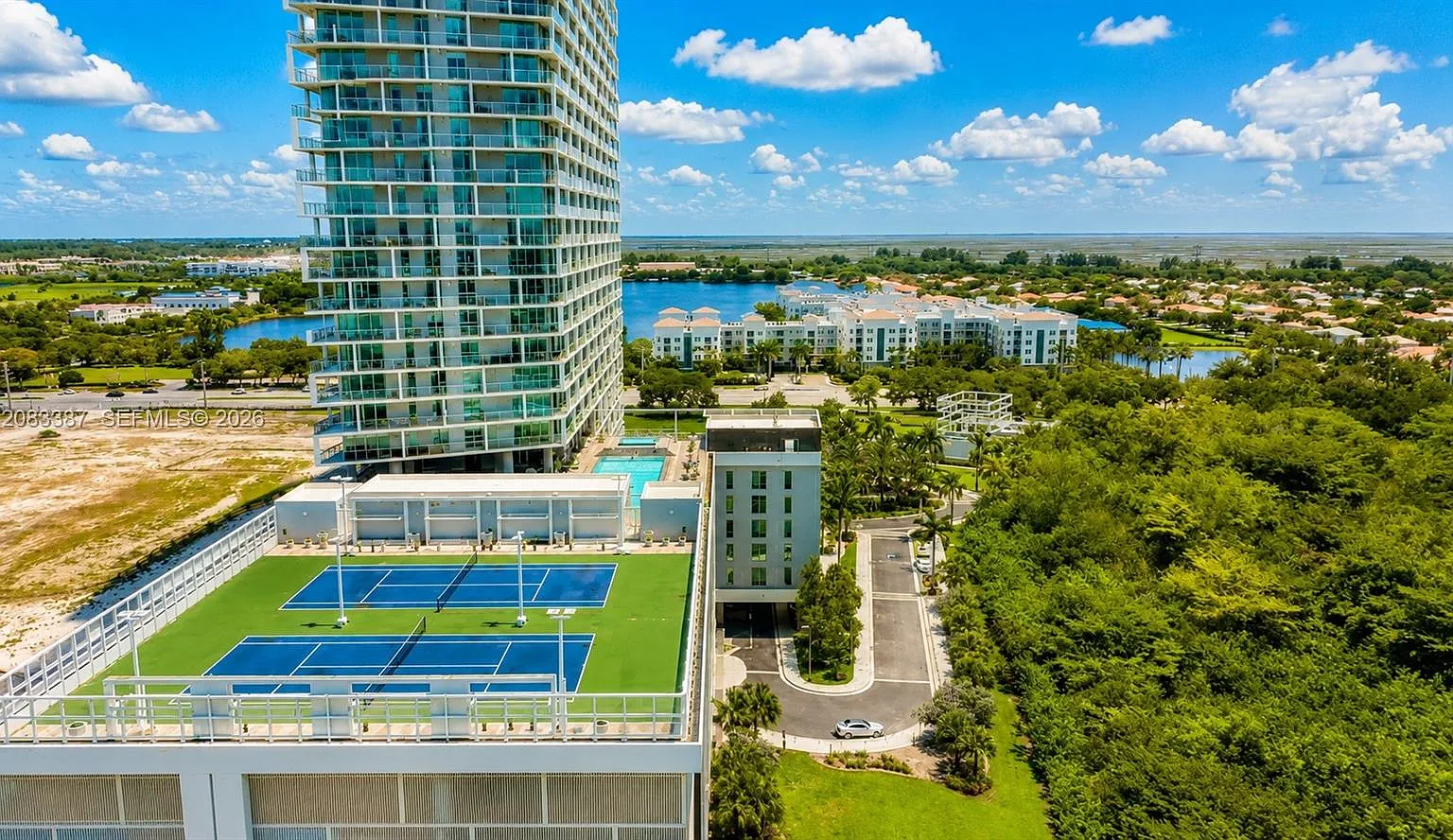 2 bed, 2.0 bath, $3,100 — Photo 3