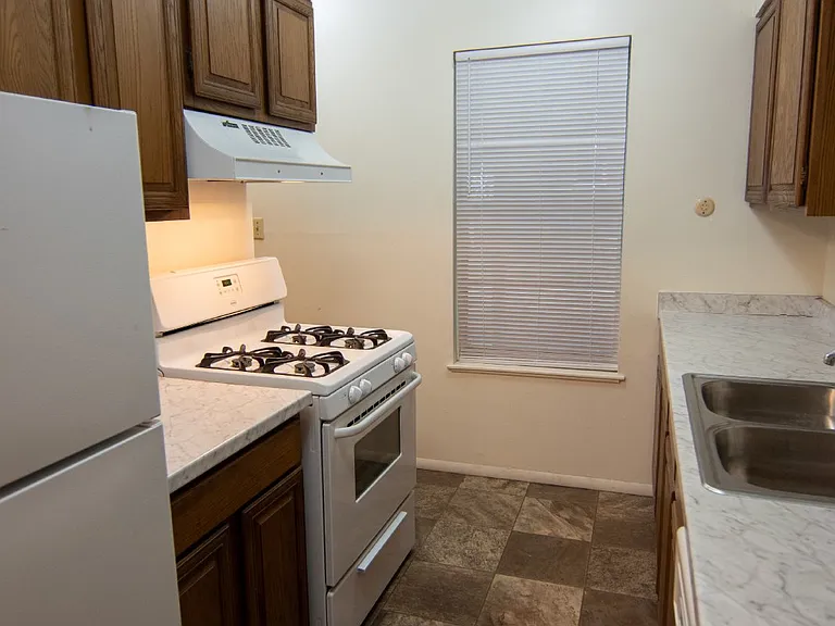 701 Beech St #B — Photo 2