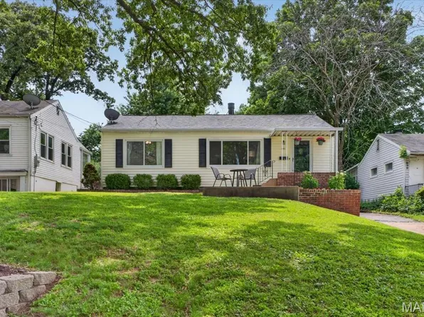 841 Diversey Dr, Saint Louis, MO 63126