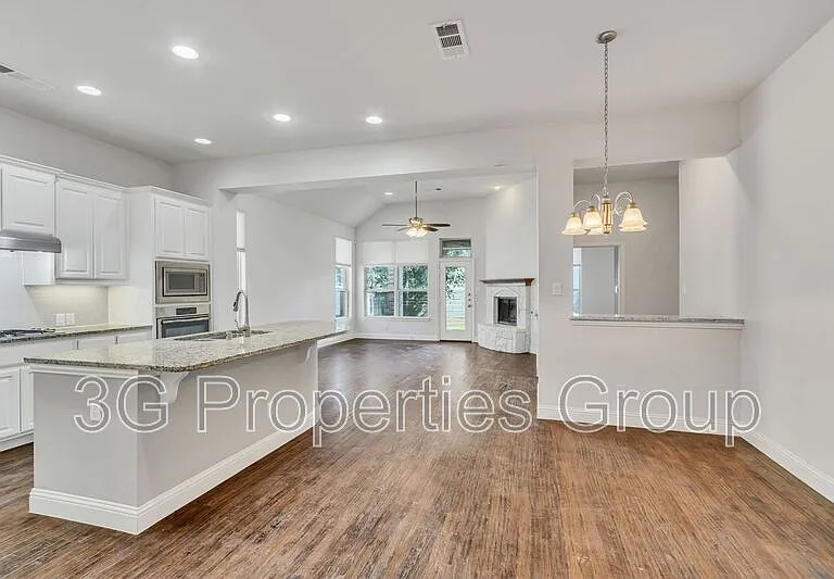 120 Lilypad Bnd — Photo 1
