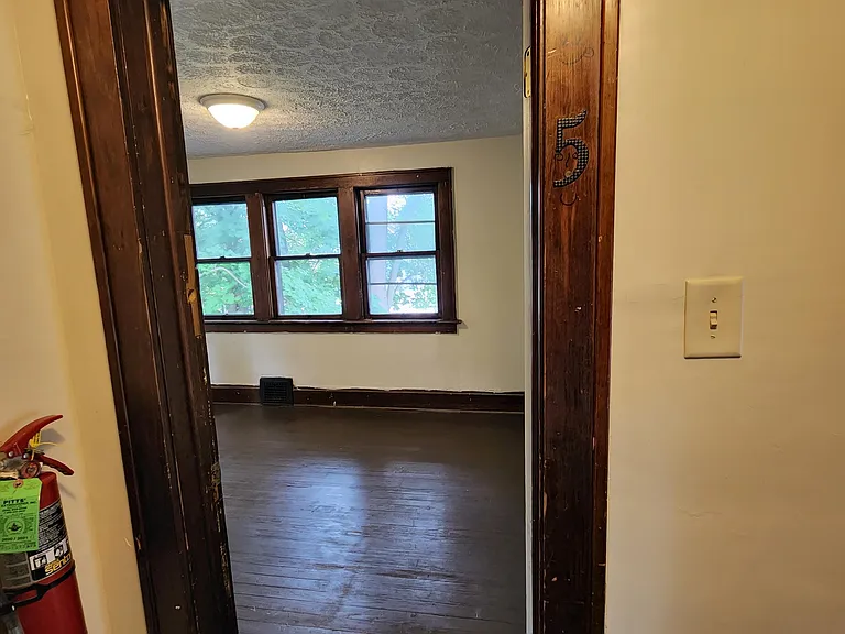 114 Linden Rd — Photo 27