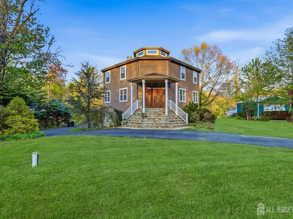 314 Smithburg Rd, Manalapan, NJ 07726