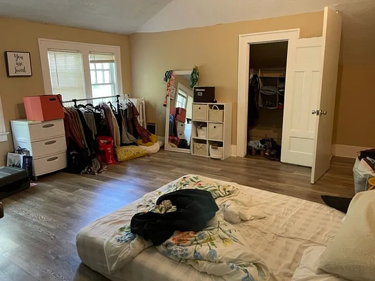 1095 Park Ave — Photo 11